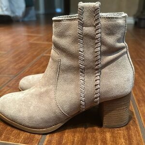 Light taupe booties